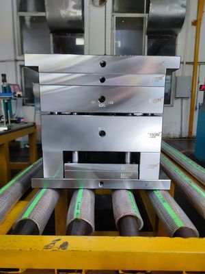 CNC de encargo de las bases de molde de Japón  que trabaja a máquina para el equipamiento médico