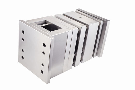 las piezas plásticas durables duraderas del moldeo a presión con el CNC procesaron