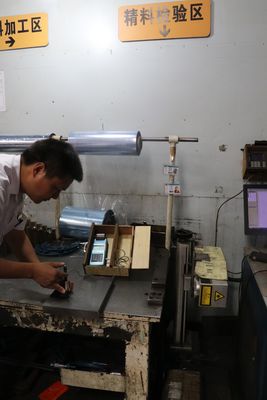 El CNC que trabaja a máquina el moldeo a presión de Mazak Okuma parte la alta precisión